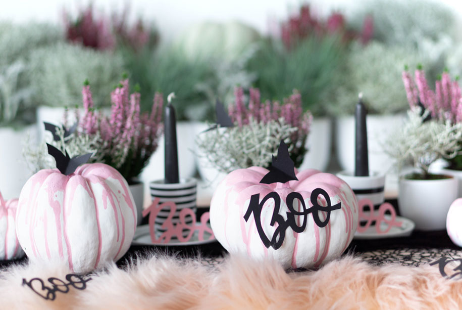 Pink Halloween Deko bastel: Schöne Idee mit Kürbissen