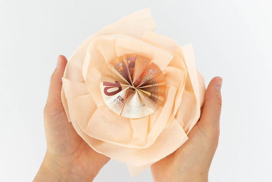 Geldschein falten Blume - eine schöne Geldgeschenk-Idee